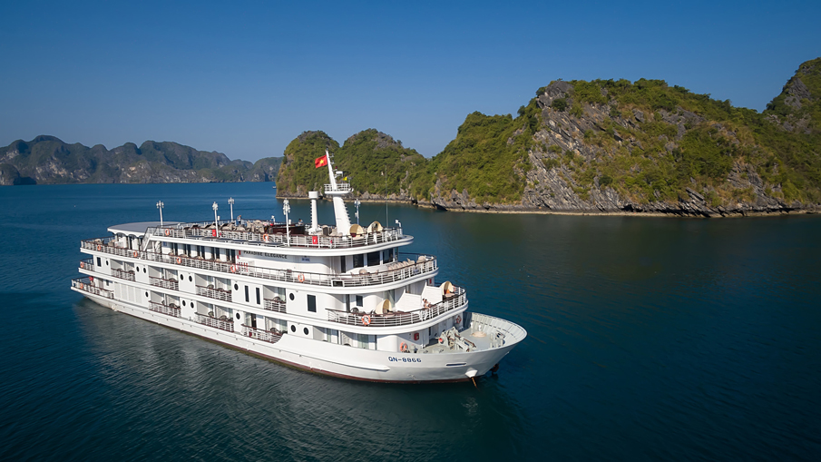 Paradise Elegance Cruise (strongly recommended - Discovering Ha Long Bay)